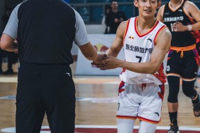 米乐体育-包含篮球赛场：年轻球员实力爆发，成为关键人物的词条